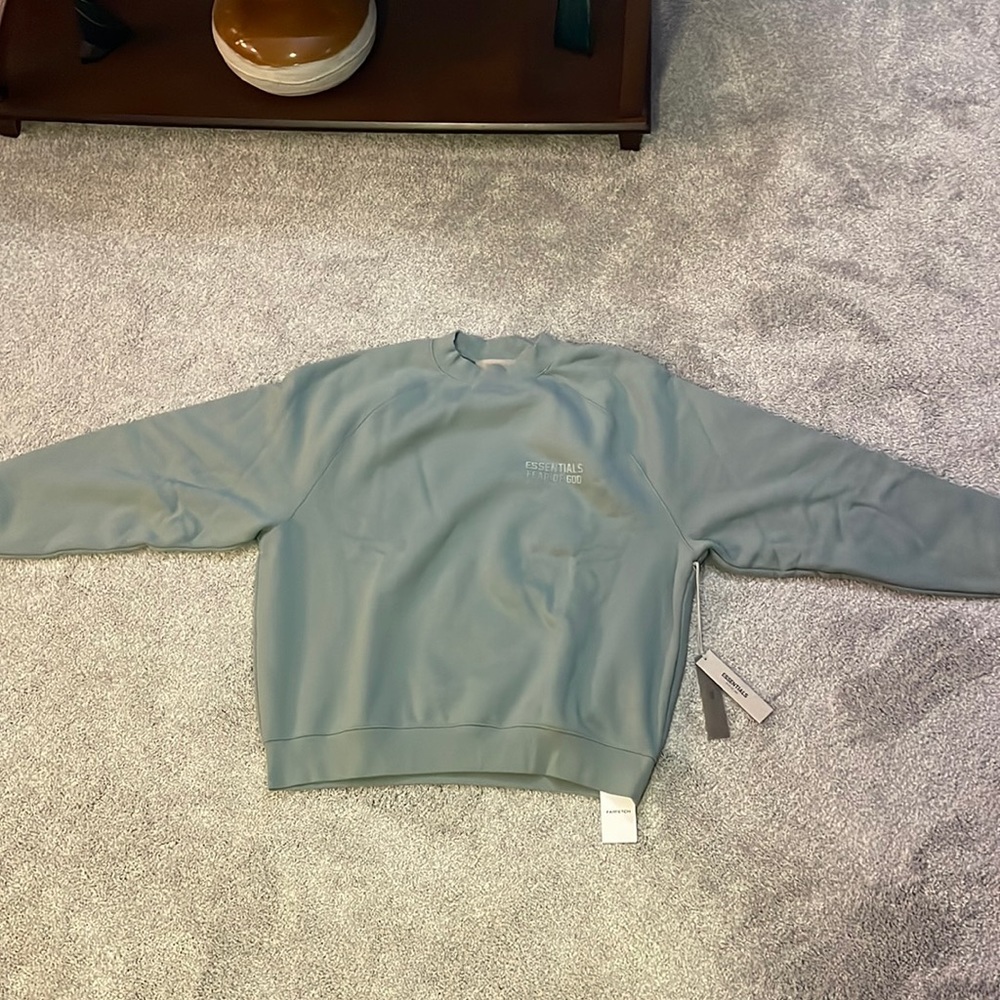 Pastel green Essentials/Fear of God pull over sweatshirt 💚